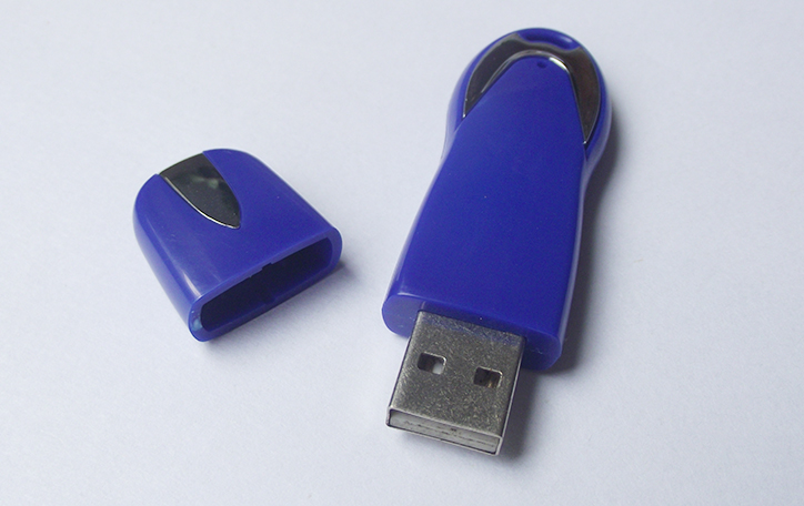 蝙蝠俠U盤(pán)外殼注塑加工案例U309 U盤(pán)外殼自制