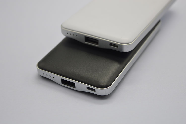 充電寶外殼注塑加工案例U550 外殼注塑模具 充電寶外殼注塑加工案例U550 外殼注塑模具