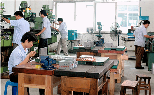 專業(yè)注塑模具廠 專業(yè)注塑模具廠