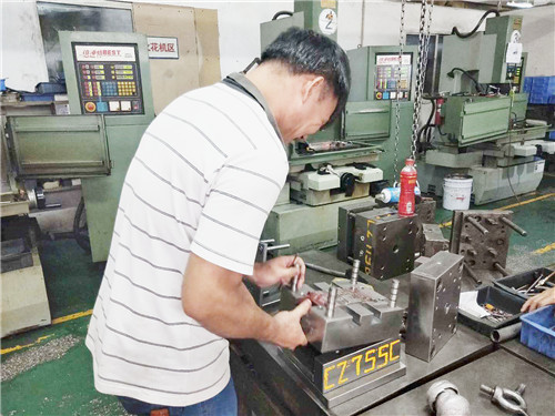 濟(jì)南注塑模具 濟(jì)南注塑模具