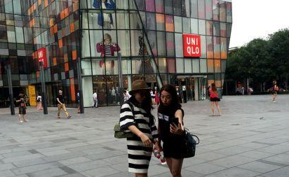 試衣間風(fēng)波-創(chuàng)智塑膠制品 試衣間風(fēng)波-創(chuàng)智塑膠制品